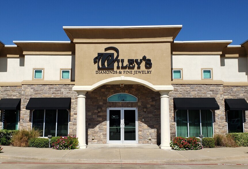 2251 Brown St, Waxahachie, TX à vendre - Photo du bâtiment - Image 3 de 10