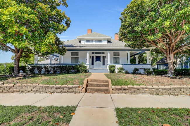 Plus de détails pour 312 S Tennessee St, McKinney, TX - Bureau/Commerce de détail à louer