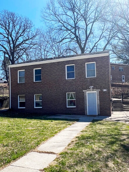 Bancroft St and Hillside Ave portefeuille de 4 propriétés à vendre sur LoopNet.ca - Photo du bâtiment - Image 3 de 17