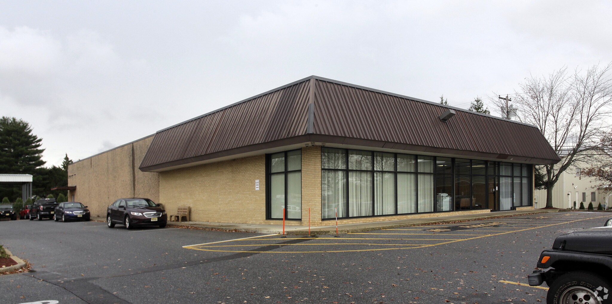 1230 Blackwood Clementon Rd portefeuille de 2 propriétés à vendre sur LoopNet.ca Photo principale- Image 1 de 3