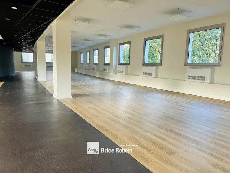 3-6 Place Charles Hernu, Villeurbanne for lease - Building Photo - Image 2 of 17