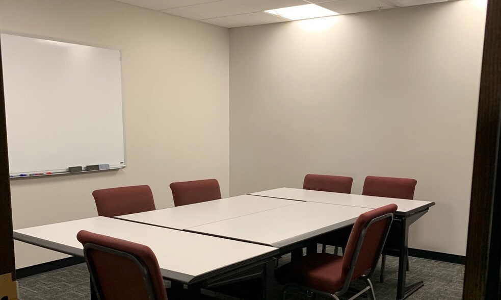 10828 NW AirWorld Dr, Kansas City, MO for lease - Interior Photo - Image 2 of 14