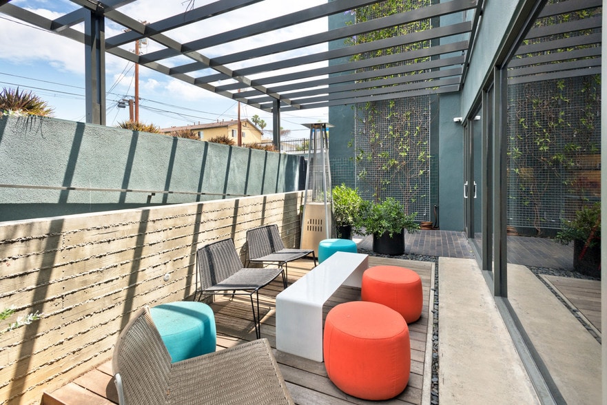 5735 Melrose Ave, Los Angeles, CA for sale - Building Photo - Image 3 of 24