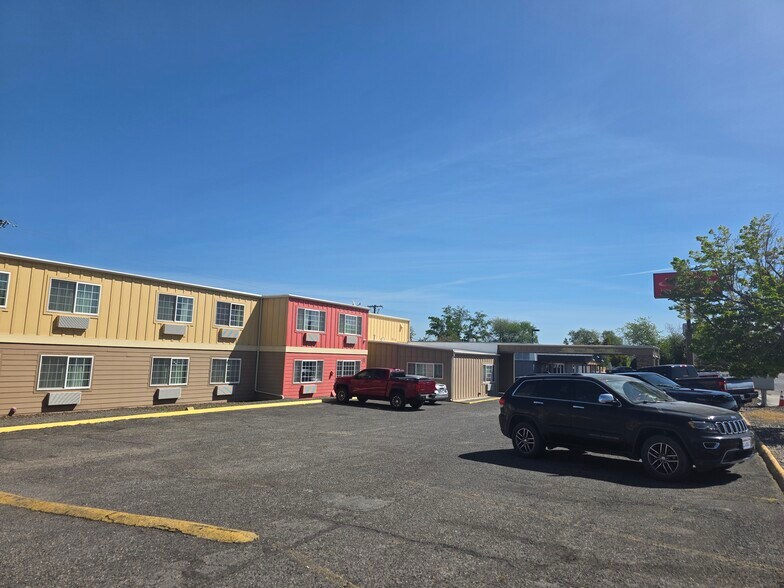 1481 6th St, Umatilla, OR à vendre - Photo du bâtiment - Image 3 de 16