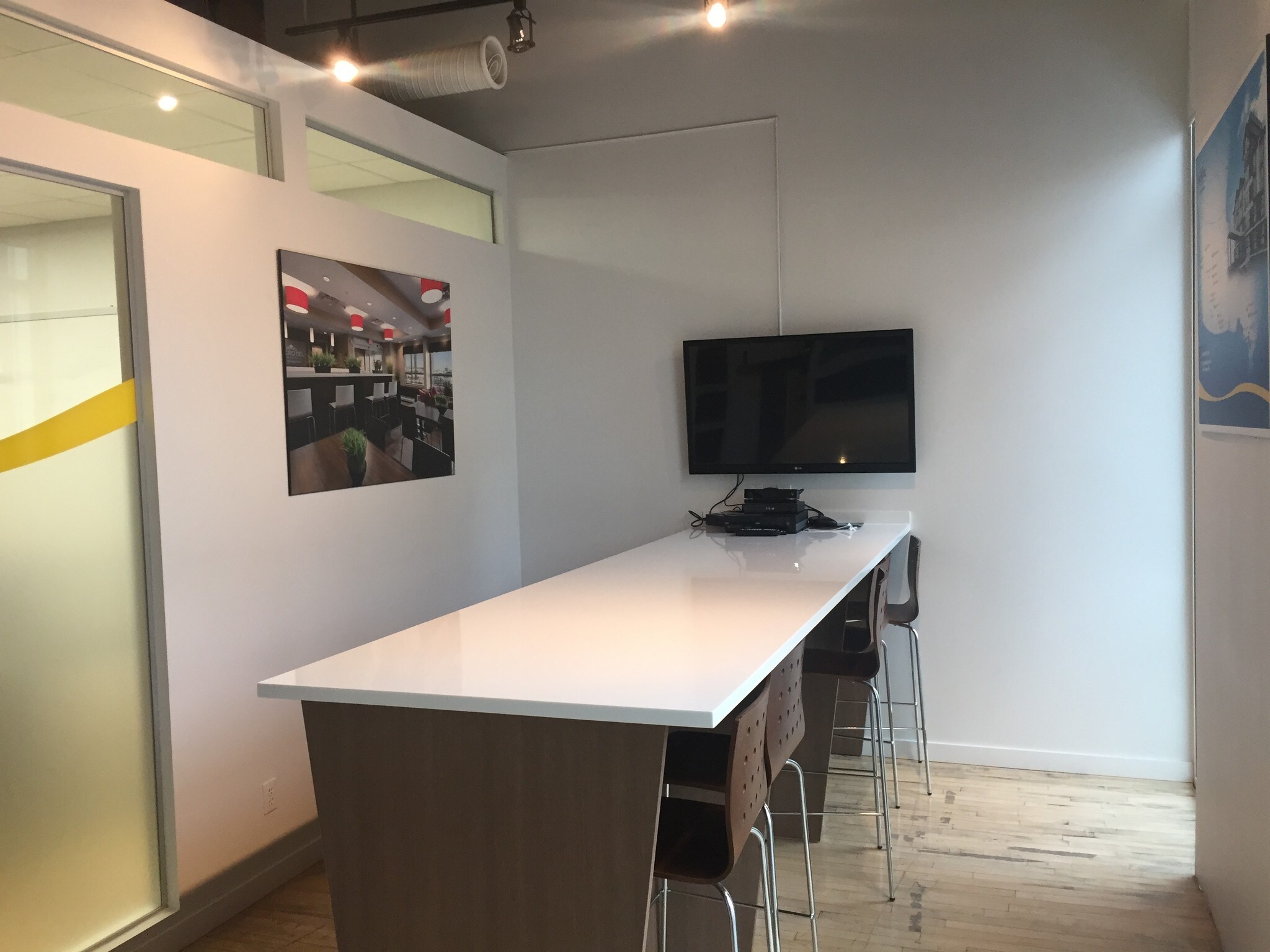 720-724 11th Ave SW, Calgary, AB à vendre Photo du bâtiment- Image 1 de 1