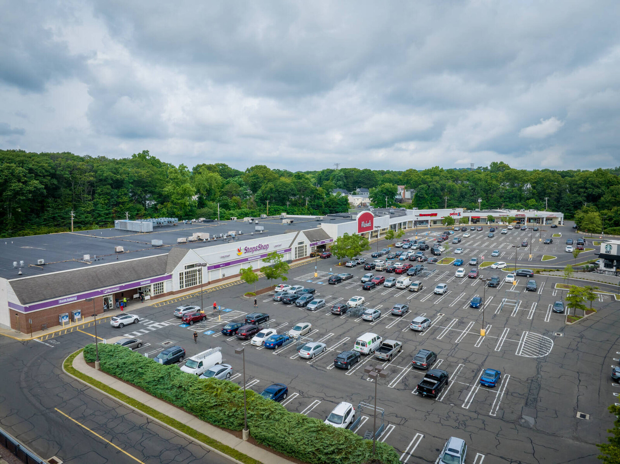 4485-4641 Main St, Bridgeport, CT for lease Building Photo- Image 1 of 7