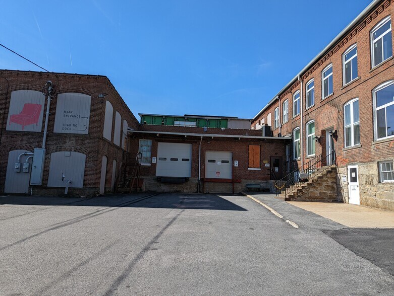 100 Lawton St, Torrington, CT à louer - Photo du bâtiment - Image 3 de 26