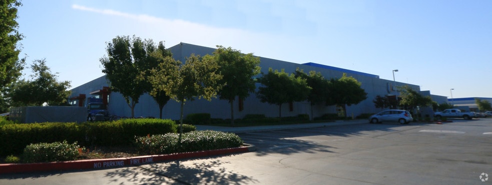 4150 Duckhorn Dr, Sacramento, CA for lease - Building Photo - Image 3 of 22
