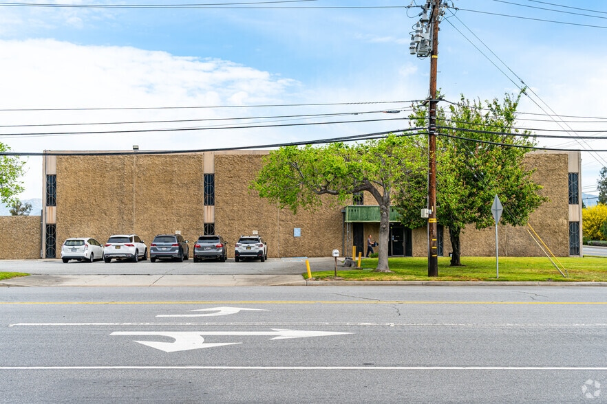 1841 E Acacia St, Ontario, CA for lease - Building Photo - Image 2 of 5