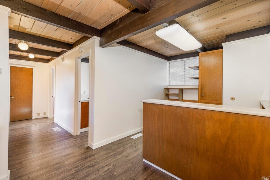 715 South Dora, Ukiah, CA à vendre - Photo du bâtiment - Image 3 de 16