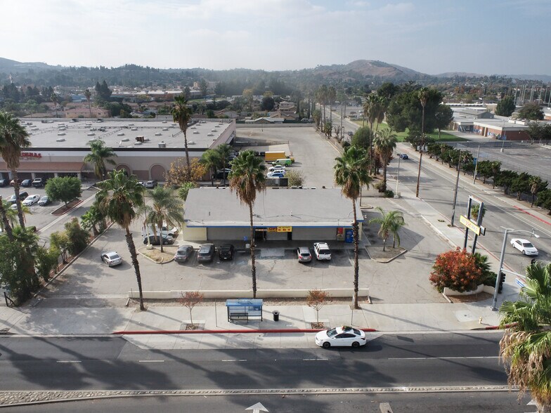 1905 S Garey Ave, Pomona, CA à vendre - Photo du bâtiment - Image 3 de 6