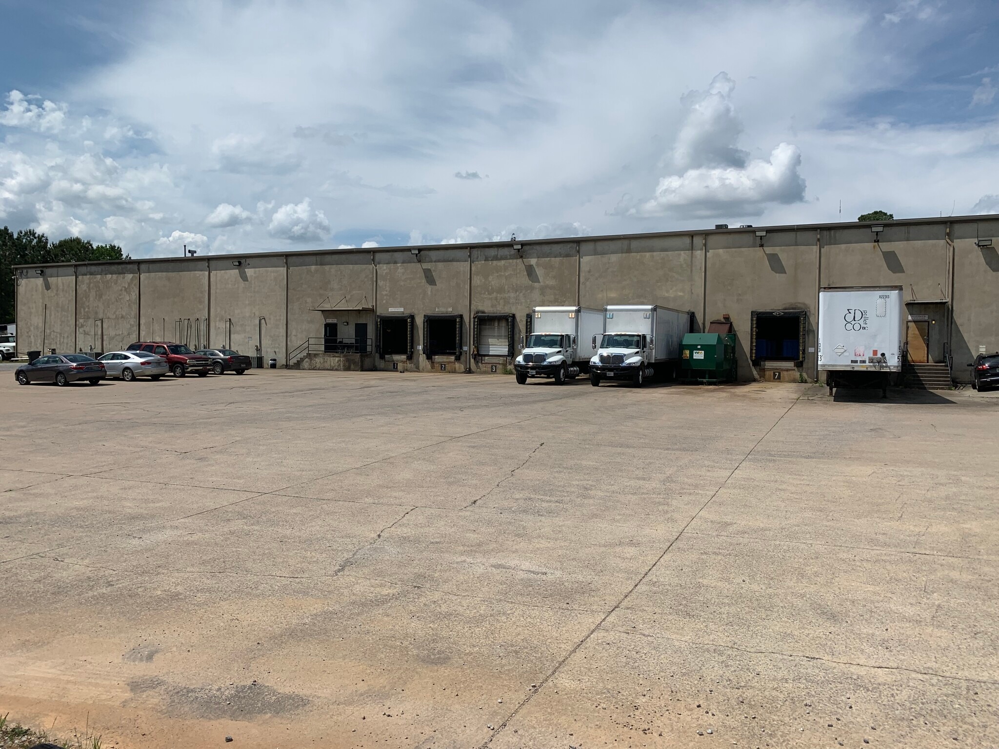 300 Industrial Dr, Birmingham, AL for lease Building Photo- Image 1 of 6