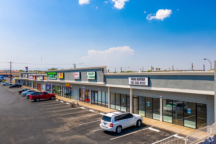 5020 E Tropicana Ave, Las Vegas, NV à vendre - Photo du bâtiment - Image 2 de 8