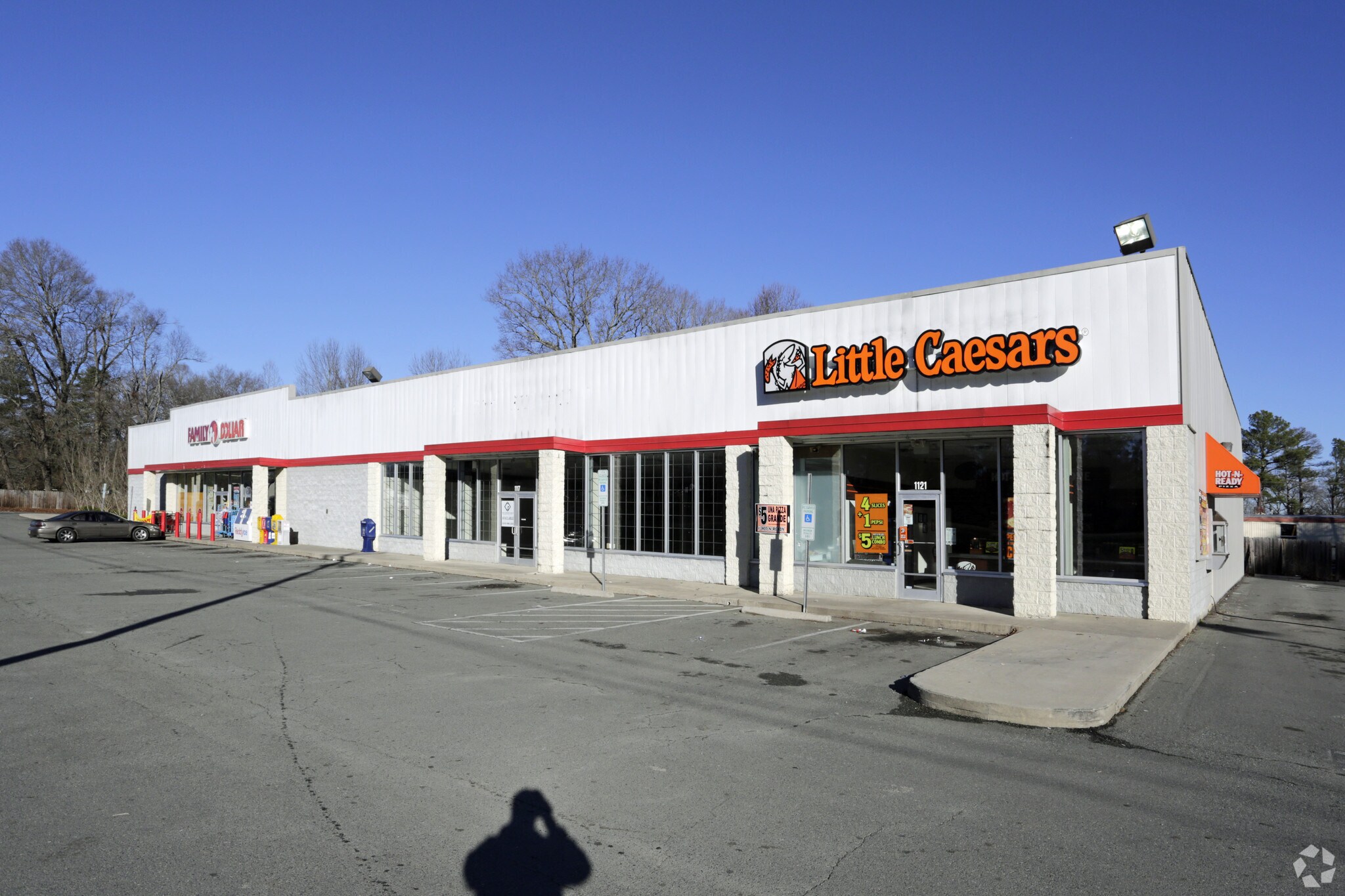 1113-1121 E 11th St, Siler City, NC à louer Photo principale- Image 1 de 11