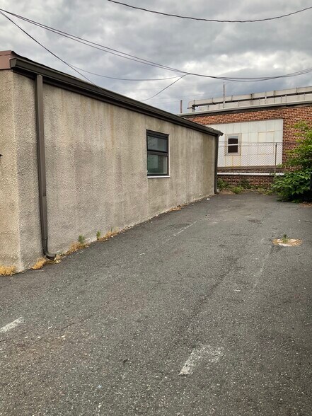 766 Ramsey Ave, Hillside, NJ à louer - Photo du bâtiment - Image 2 de 7