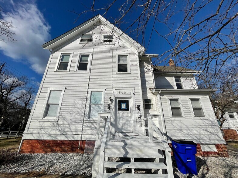 7404 Rhode Island Ave, College Park, MD à vendre - Photo du bâtiment - Image 2 de 15