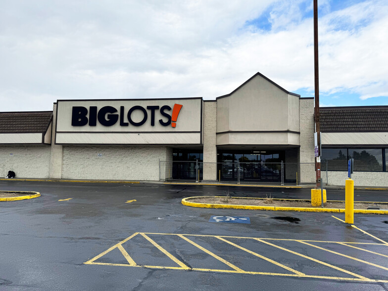 2025 Lancaster Dr NE, Salem, OR for sale - Building Photo - Image 2 of 13