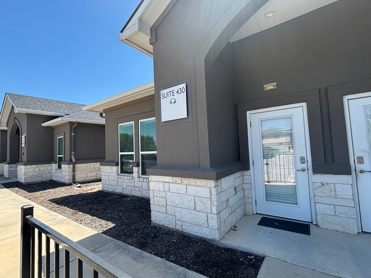 660 S Bagdad Rd, Leander, TX 78641 - Unit 430 - - Interior Photo - Image 1 of 12