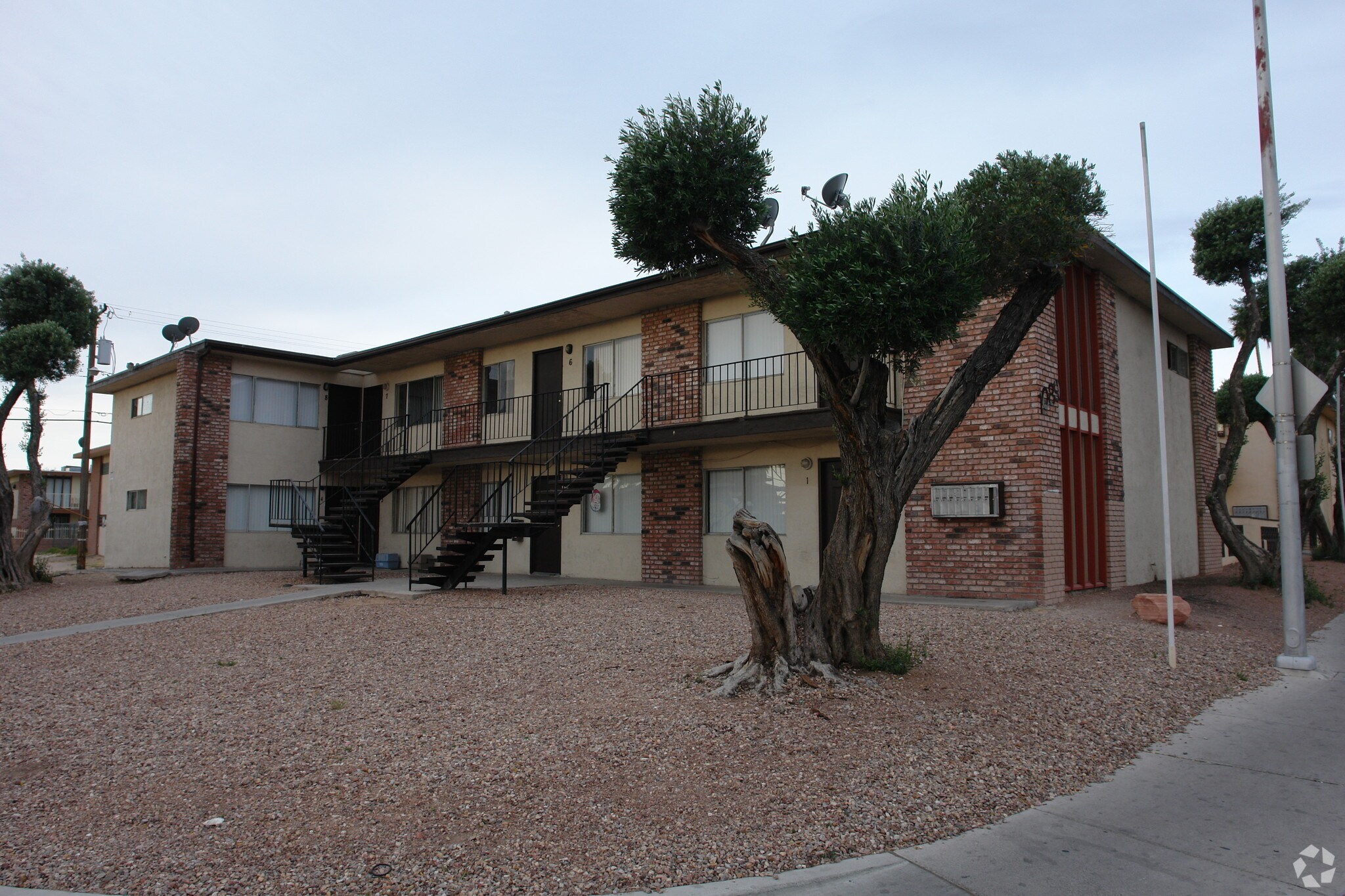 1089 E Desert Inn Rd, Las Vegas, NV for sale Primary Photo- Image 1 of 30