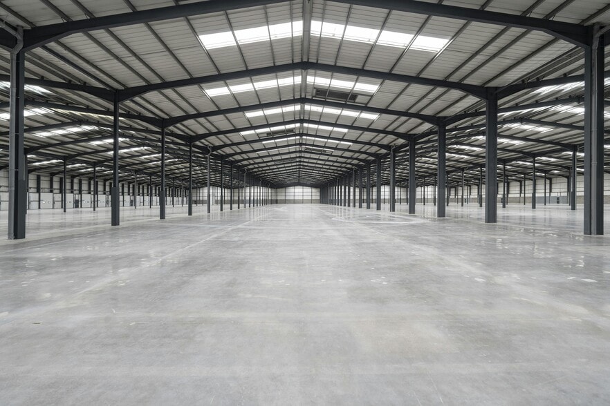 Weston Av, Grays for lease - Building Photo - Image 2 of 6