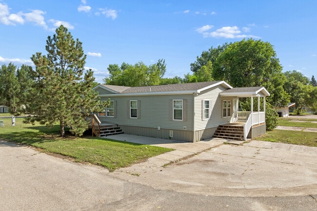 Plus de détails pour 2600 University Ave, Williston, ND - Multi-résidentiel aux enchères