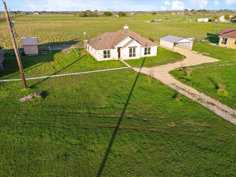 2407 THUESEN RD, Beasley, TX à vendre - Photo du bâtiment - Image 1 de 33