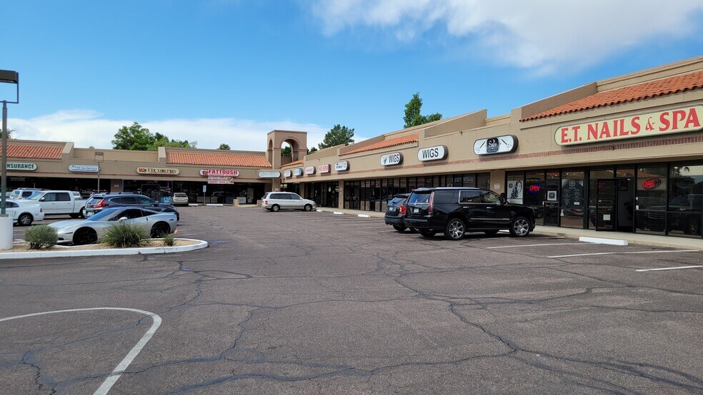 15610-15620 N 35th Ave, Phoenix, AZ à louer - Photo du bâtiment - Image 3 de 11