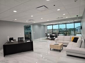 18167 US Highway 19 N, Clearwater, FL for lease Interior Photo- Image 1 of 14