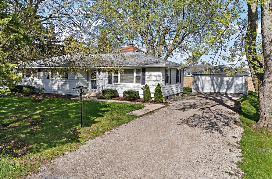 1758 S Briggs St, Lockport, IL à vendre - Photo du bâtiment - Image 2 de 37