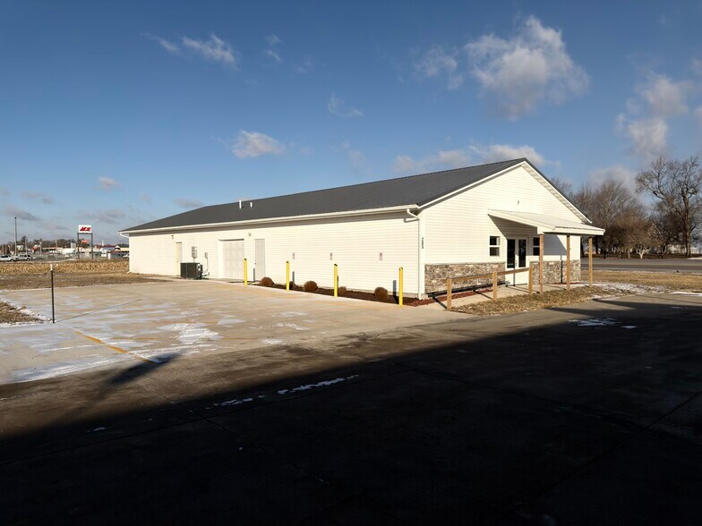 205 Wiley ave, Washington, IA à vendre - Photo du bâtiment - Image 2 de 36