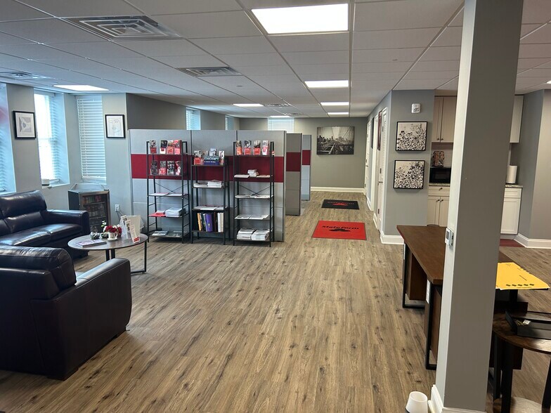 433 Lancaster Ave, Malvern, PA à louer - Photo intérieure - Image 3 de 18