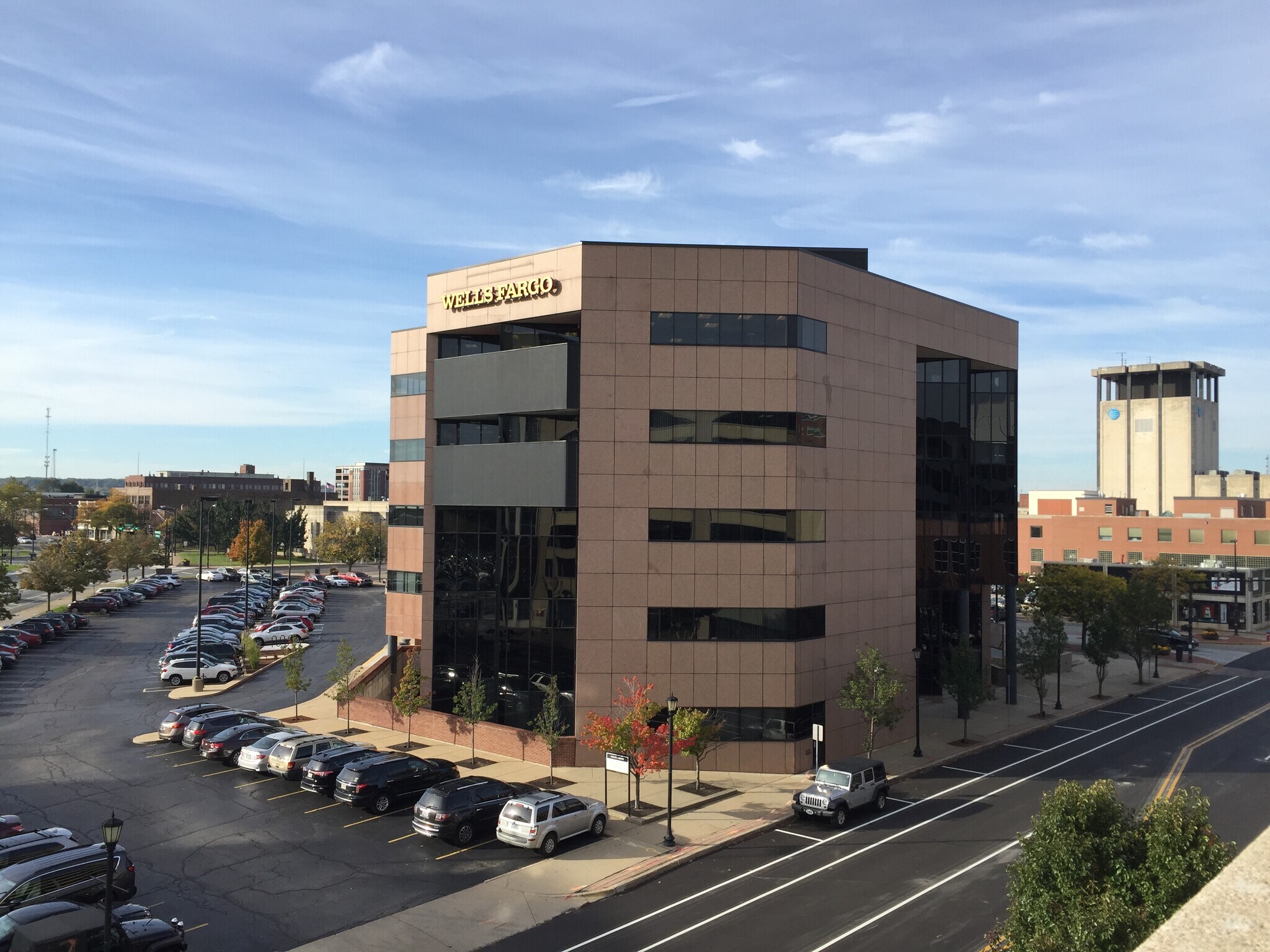 100 E Wayne St, South Bend, IN à louer Photo du bâtiment- Image 1 de 13
