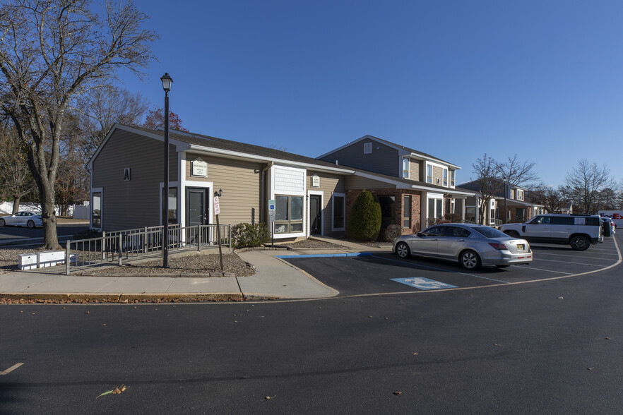 100 Commons Way, Toms River, NJ à vendre - Photo du bâtiment - Image 1 de 13