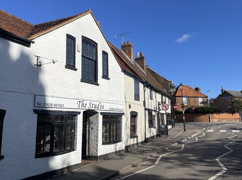 9 High St, Burnham à louer - Photo du bâtiment - Image 2 de 3