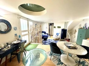 Place André Malraux, Saint-Germain-en-Laye for lease Interior Photo- Image 2 of 8