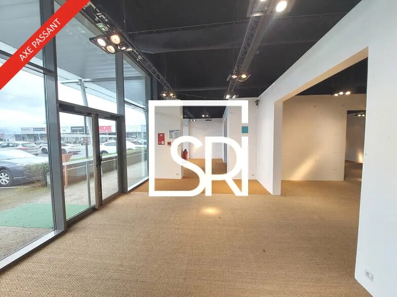 Commerce de détail dans Aubière à louer - Photo principale - Image 1 de 12