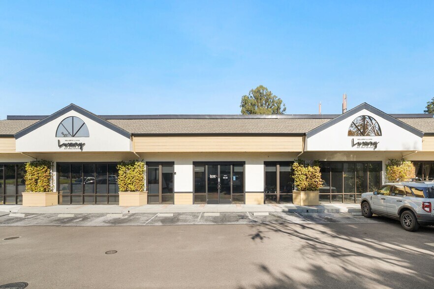 12820-12840 Saratoga-Sunnyvale Rd, Saratoga, CA à louer - Photo du bâtiment - Image 2 de 21