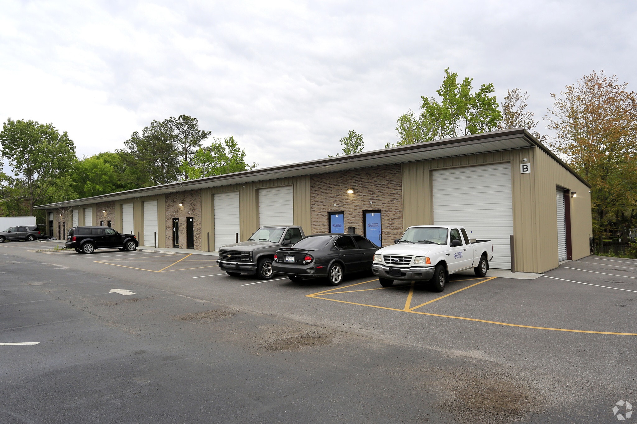 5700 Dorchester Rd, North Charleston, SC for lease Primary Photo- Image 1 of 6