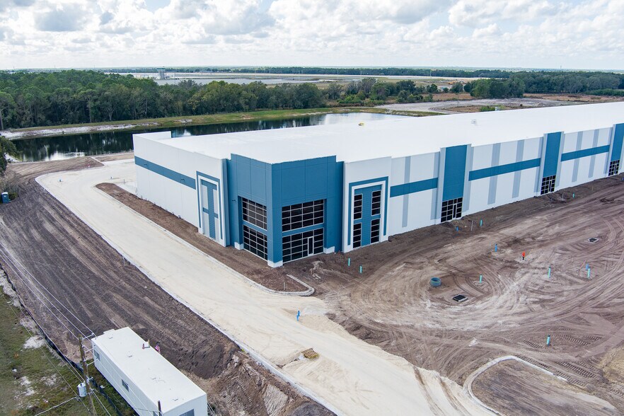 Pace Rd, Auburndale, FL à louer - Photo du bâtiment - Image 3 de 14