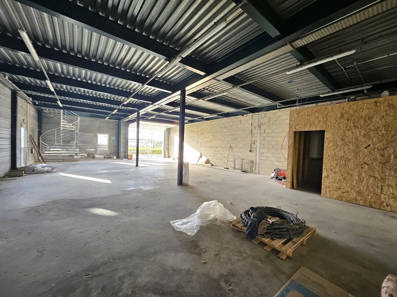 Office in Chanteloup-en-Brie for lease Building Photo- Image 1 of 6