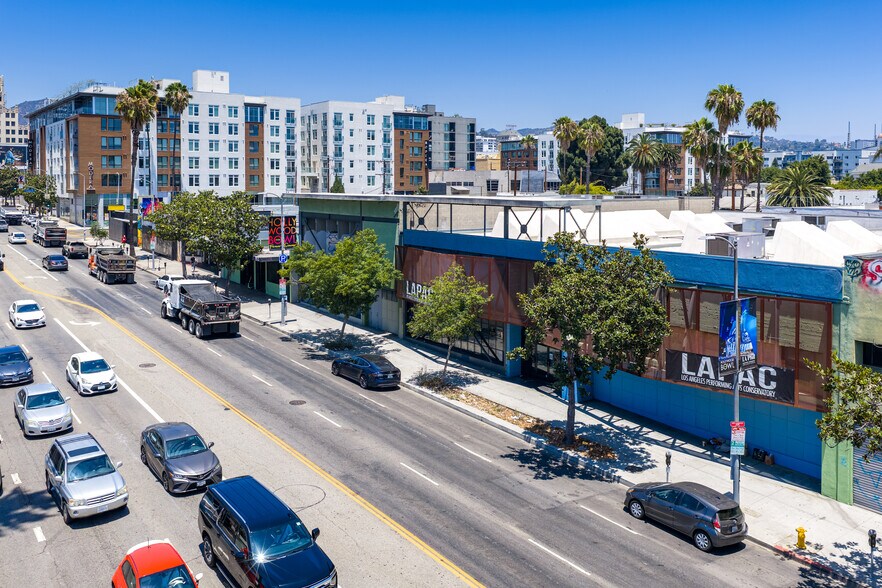 1532 N Highland Ave, Los Angeles, CA à vendre - Photo du bâtiment - Image 3 de 24