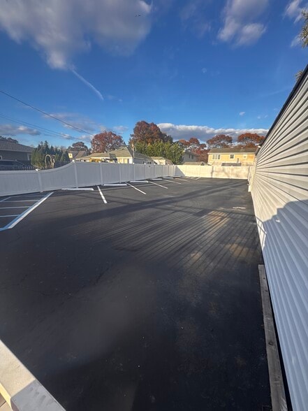 150 N Delaware Ave, Lindenhurst, NY for lease - Building Photo - Image 2 of 10