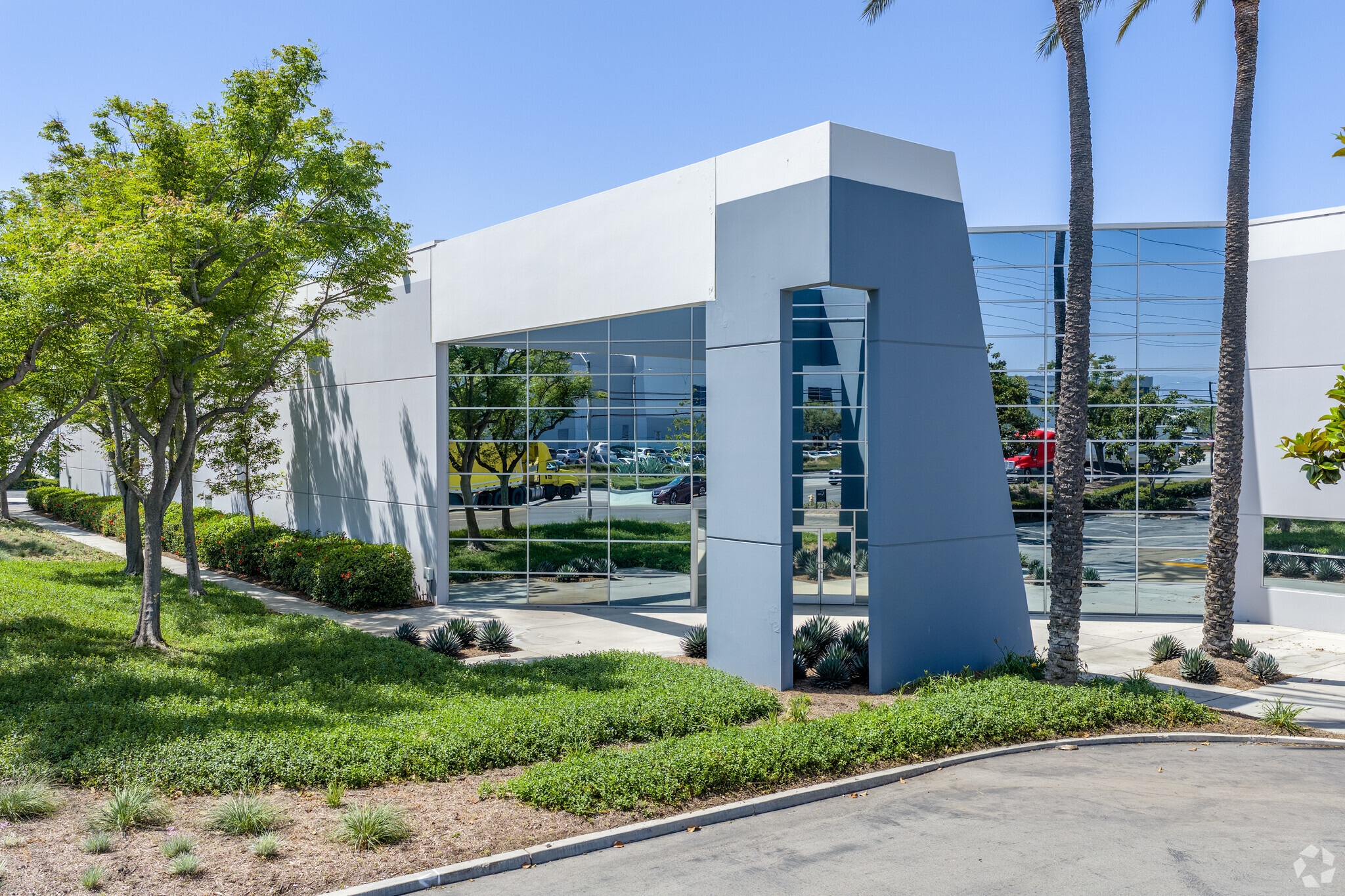 1100 S Etiwanda Ave, Ontario, CA for lease Building Photo- Image 1 of 13