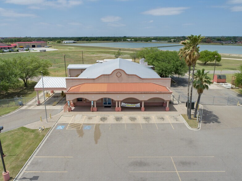 4210 E Main Ave, Alton, TX à louer - Photo du bâtiment - Image 3 de 25