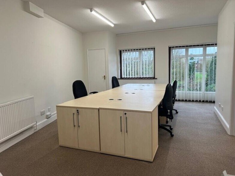 69-71 Burpham Ln, Guildford à louer - Photo du bâtiment - Image 2 de 4