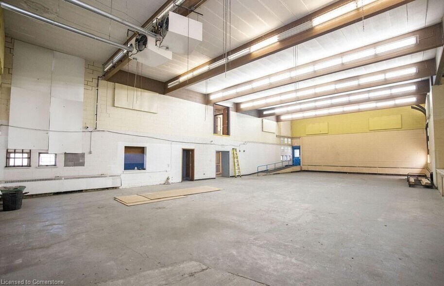 337 Gage Av N, Hamilton, ON à vendre - Photo intérieure - Image 2 de 6