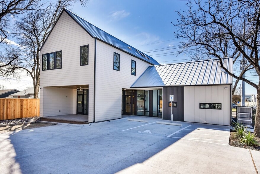 2010 W Koenig Ln, Austin, TX for lease - Primary Photo - Image 1 of 6