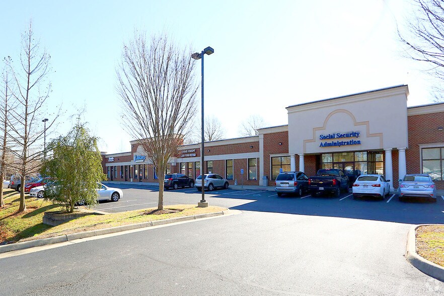 1501-1521 Hardy Cash Dr, Hampton, VA à vendre - Photo principale - Image 1 de 5