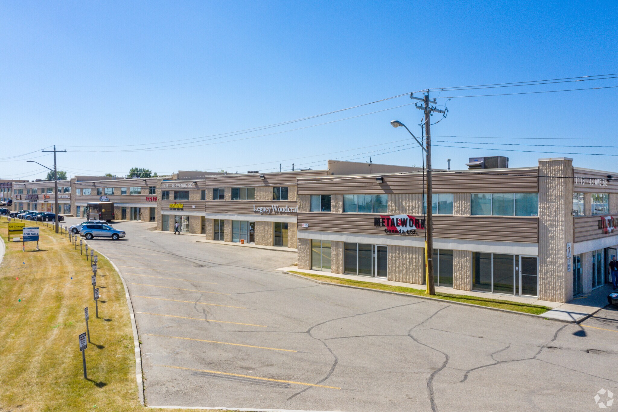 5057-5061 11 St SE, Calgary, AB à vendre Photo du bâtiment- Image 1 de 1