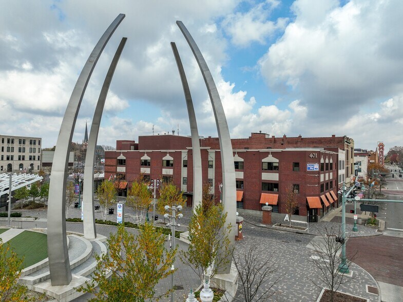 401 Market Ave N, Canton, OH à louer - Photo du bâtiment - Image 2 de 7
